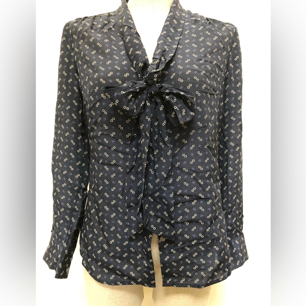 Banana republic 100% silk front bow tie button down shirt logo printed 2P
